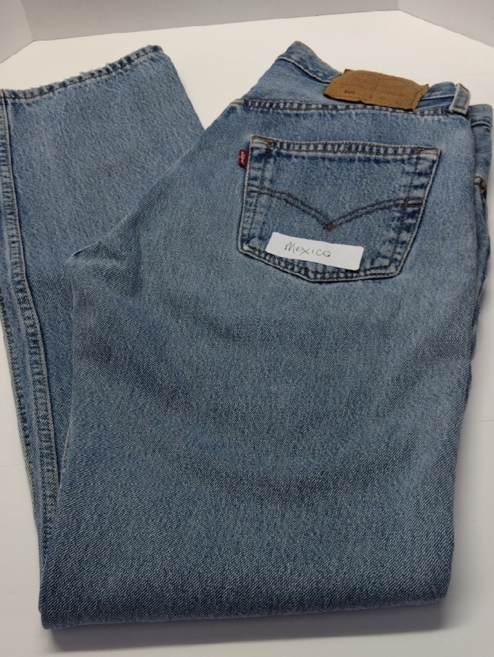 Levi's 501 Faded Jeans in Light Blue Denim